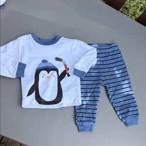 🍄9m PEKKLE boys pajamas, two-piece/hockey
NWOT